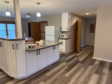 538 Woodridge Ct unit 2, Menomonie, WI 54751 - photo 3