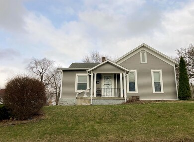 304 E Cherry St, Bluffton, IN 46714 - photo 2