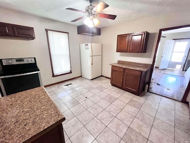 106 NE 10th St, Washington, IN 47501 - photo 5