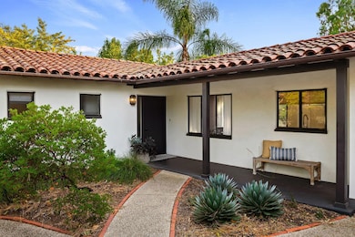2-web-or-mls-02 - Front Porch