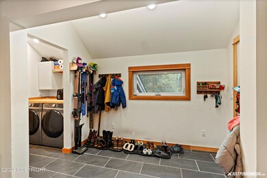 Entry/Laundry
