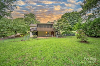 170 Hodge St, Rutherfordton, NC 28139 - photo 2