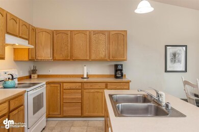 27-Kitchen-ELKO5557-Edit