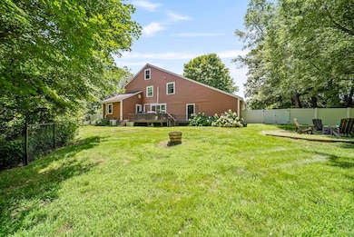 7 Moulton Dr, Londonderry, NH 03053 - photo 3