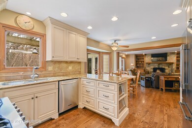 829 Biltmore Ct, Naperville, IL 60563 - photo 7