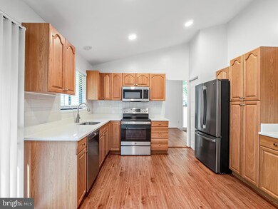 9425 Bethany Place, Montgomery Village, MD 20886 - photo 6