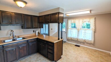 Eat-in-Area front entry.