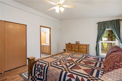 35813 2nd Ave E, Roy, WA 98580 - photo 3