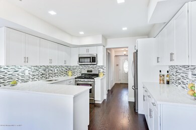 WHITE SHAKER CABINETS