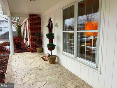 15704 Acorn Ct SW, Cumberland, MD 21502 - photo 2