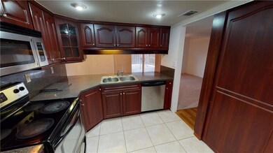 Kitchen Beautiful Maple Wood Cabinetry