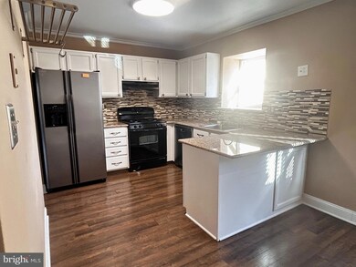 404 Snowflake Cir, Norristown, PA 19403 - photo 3