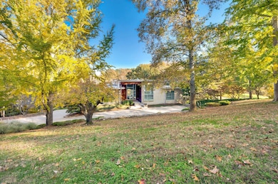 586 Natchez Bend Rd, Nashville, TN 37221 - photo 3