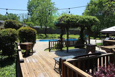 310 Pineview Dr, Laurel, MS 39440 - photo 4