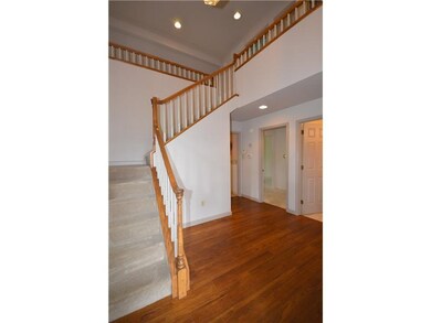 Entry/Foyer.