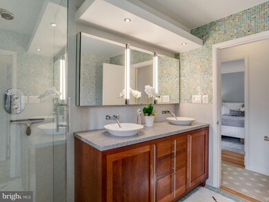 6416 Crosswoods Dr, Falls Church, VA 22044 - photo 7