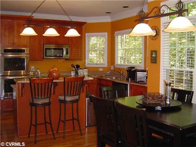 Kitchen - Kitchen has been repainted to remove tas