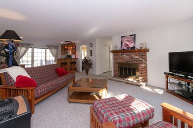 16 Cameron Dr, Nashua, NH 03062 - photo 7