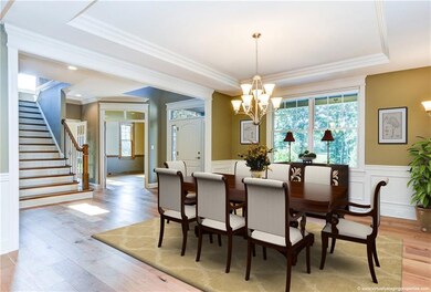 Opening from the spacious entry, this elegant dini