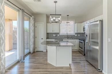 18137 W-011-008-Kitchen 1-MLS_Size