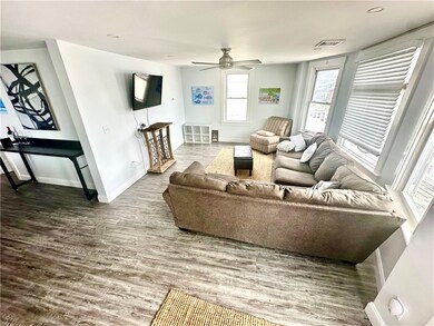 693 Thames St unit 2, Newport, RI 02840 - photo 4