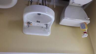 7228 Hazel Ave, Upper Darby, PA 19082 - photo 3