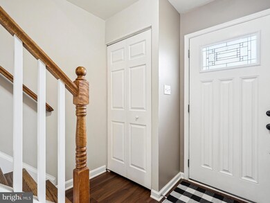 2003 Mayflower Dr, Woodbridge, VA 22192 - photo 4