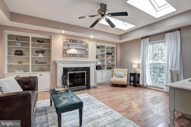 9214 Burnetta Dr, Annandale, VA 22003 - photo 4