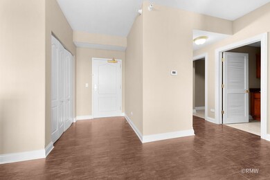 2 Itasca Place unit 420, Itasca, IL 60143 - photo 4