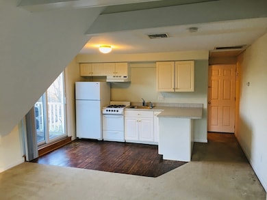 161 Cedar St unit 4, Milford, MA 01757 - photo 2