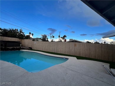 3140 Hebard Dr, Las Vegas, NV 89121 - photo 3