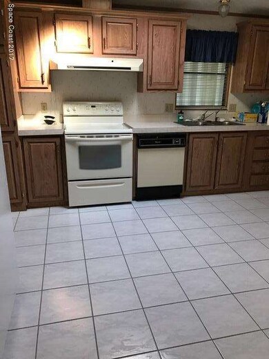 Kitchen - view 1