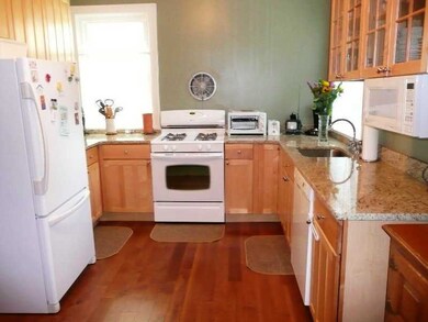 15 Everett St, Newport, RI 02840 - photo 5