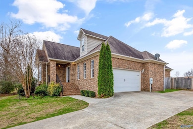 17043 Cliff Dr, Athens, AL 35613 - photo 2