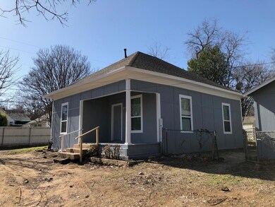 611 S Scullin Ave, Denison, TX 75020 - photo 2