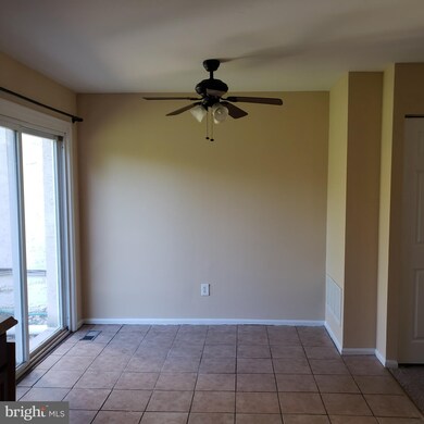 507 Carousel Cir, Norristown, PA 19403 - photo 4