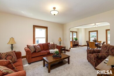 1011 W 16th St, Davenport, IA 52804 - photo 7