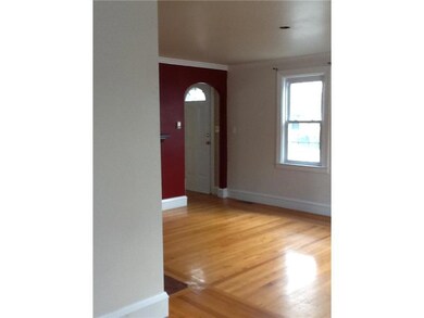 Living Room. Hardwoods