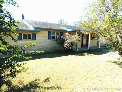 2416 Madison St, Hugo, OK 74743 - photo 4