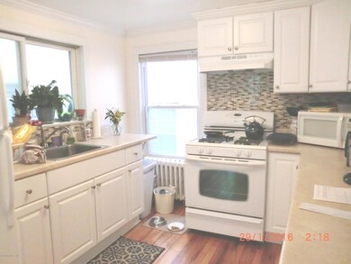 9main 1st flr kitchen1