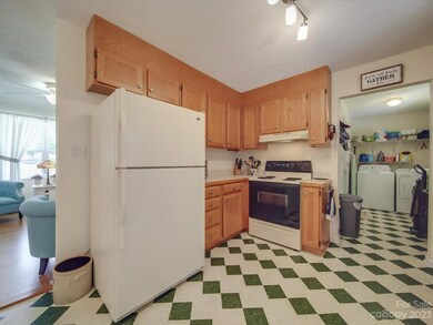 140 Hyde Ln, Statesville, NC 28625 - photo 5