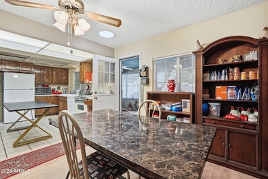 9034 N 38th Dr, Phoenix, AZ 85051 - photo 4