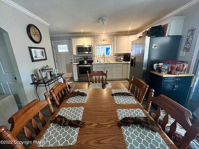 9075 Robinhood Dr, Kunkletown, PA 18058 - photo 4