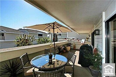Downstairs Large Deck Patio