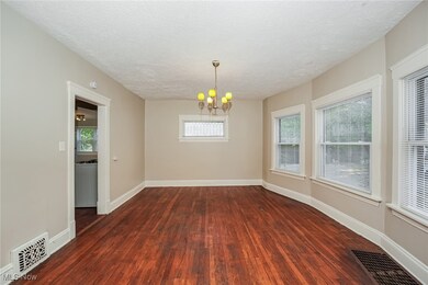 1556 Dille Rd, Euclid, OH 44117 - photo 5