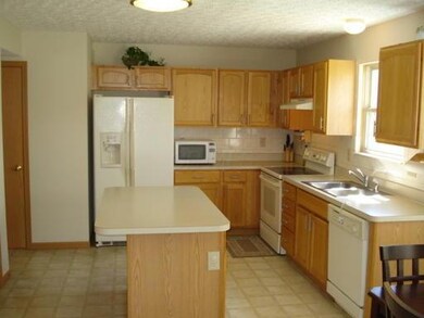 ISLAND KITCHEN