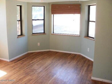 023-306477 family room 2