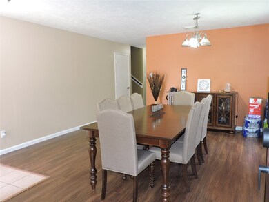 9243 Garfield Park Ln, Houston, TX 77075 - photo 7