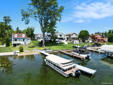 11501 Torrey Rd, Fenton, MI 48430 - photo 2