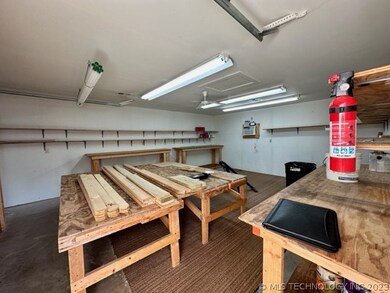 workshop/garage